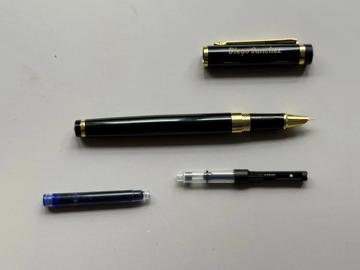 Pluma fuente personalizada · Negro y azul