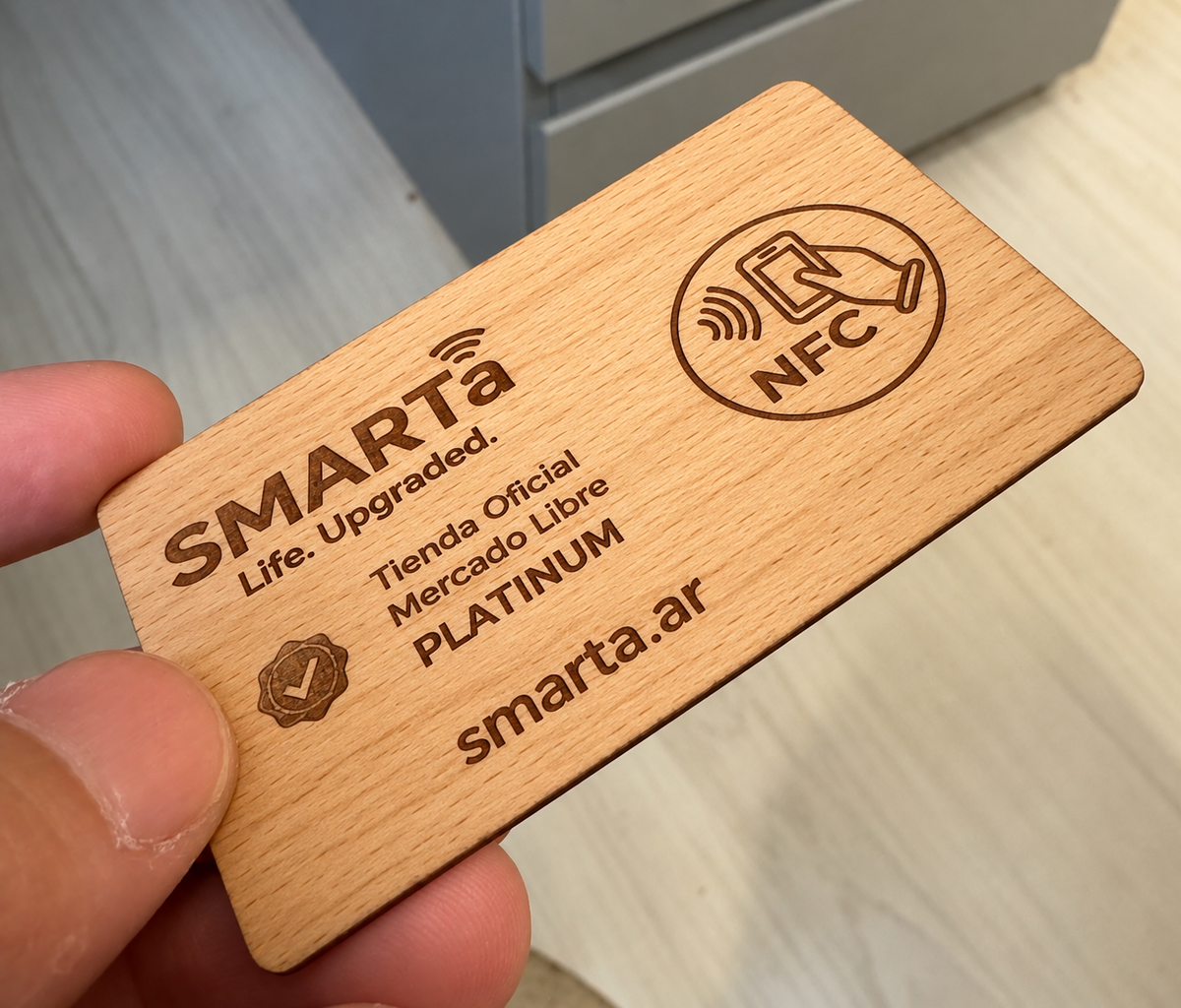 Tarjeta NFC de Madera Personalizada con Grabado Láser